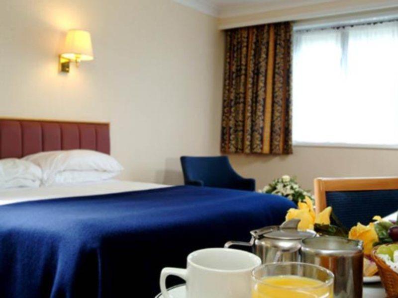 Holiday Inn Cardiff North M4 Jct 32, An Ihg Hotel מראה חיצוני תמונה